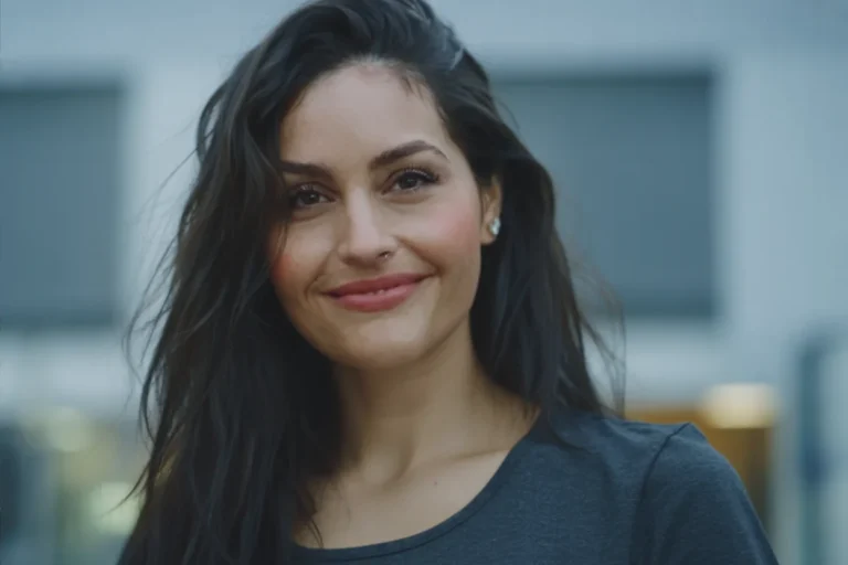 Actress Earns $10,000 a Month on TaskRabbit